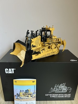 CAT CCM D9 Planierraupe mit U-Blade & Multi Shank Ripper 