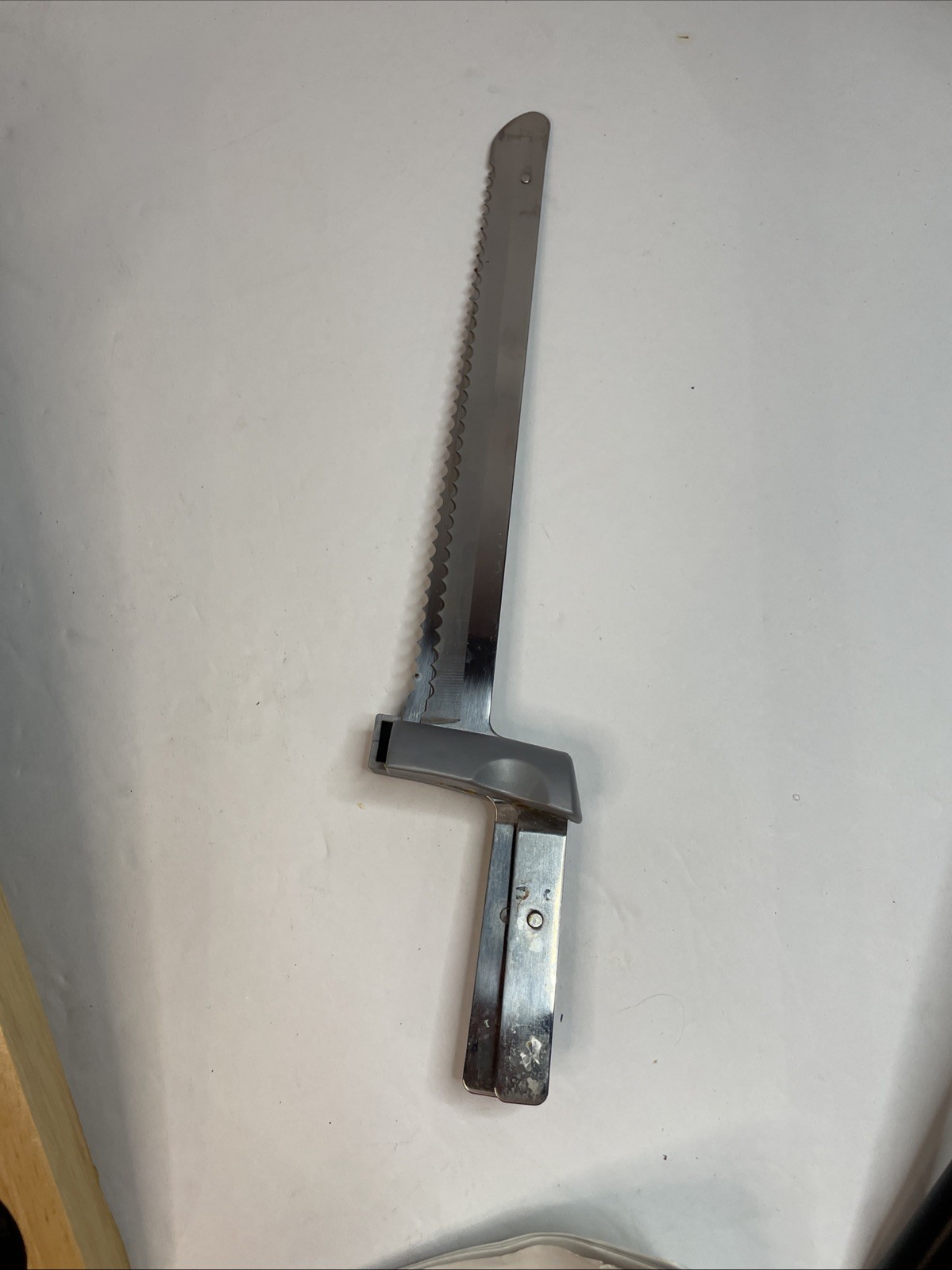 Cuisinart CEK-40 Electric Knife With 2 Blades And Butcherblock Holder Kitchen