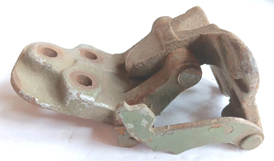 Original 1964-1965(?) Pontiac GTO Tempest Chevelle Skylark(?)Dobradiça de porta inferior destro - Imagem 4 de 4