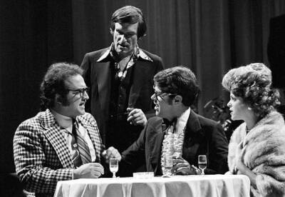 John Belushi As Larry Farber, Hugh Hefner, Dan Aykroyd On SNL 1977 OLD TV PHOTO