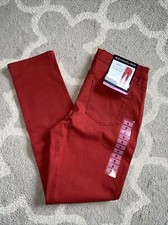 Bandolino Women's Bossa Nova Amy Deluxe Super Stretch Straight Leg Jeans 6 New