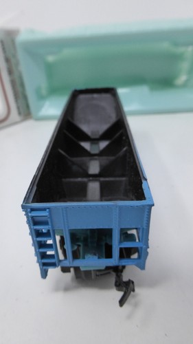 BACHMANN HO Scale Quad Hopper ND Load THE ROCK Blue 43 1006 08 - Picture 5 of 14