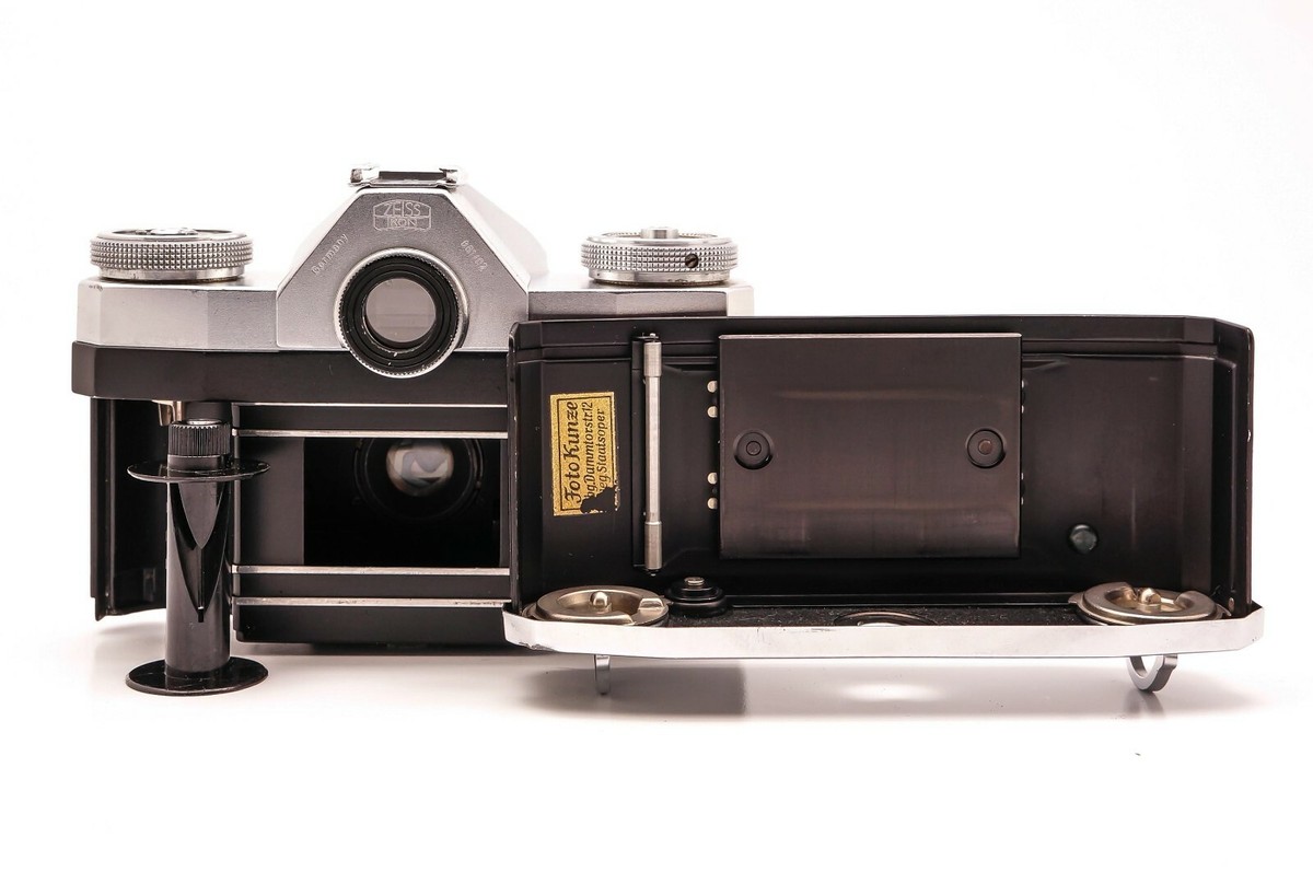 Zeiss Ikon Contaflex 35mm SLR Film Camera w/ Tessar 45mm 2.8