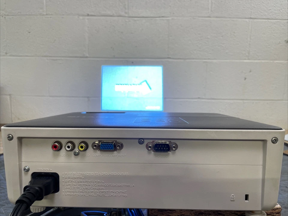 Nice SHARP PG-LS2000 Notevision Projector With RCA, Computer, & Power Cord - Image 4 of 4