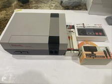 Nintendo NES Console Bundle Excellent + Controller