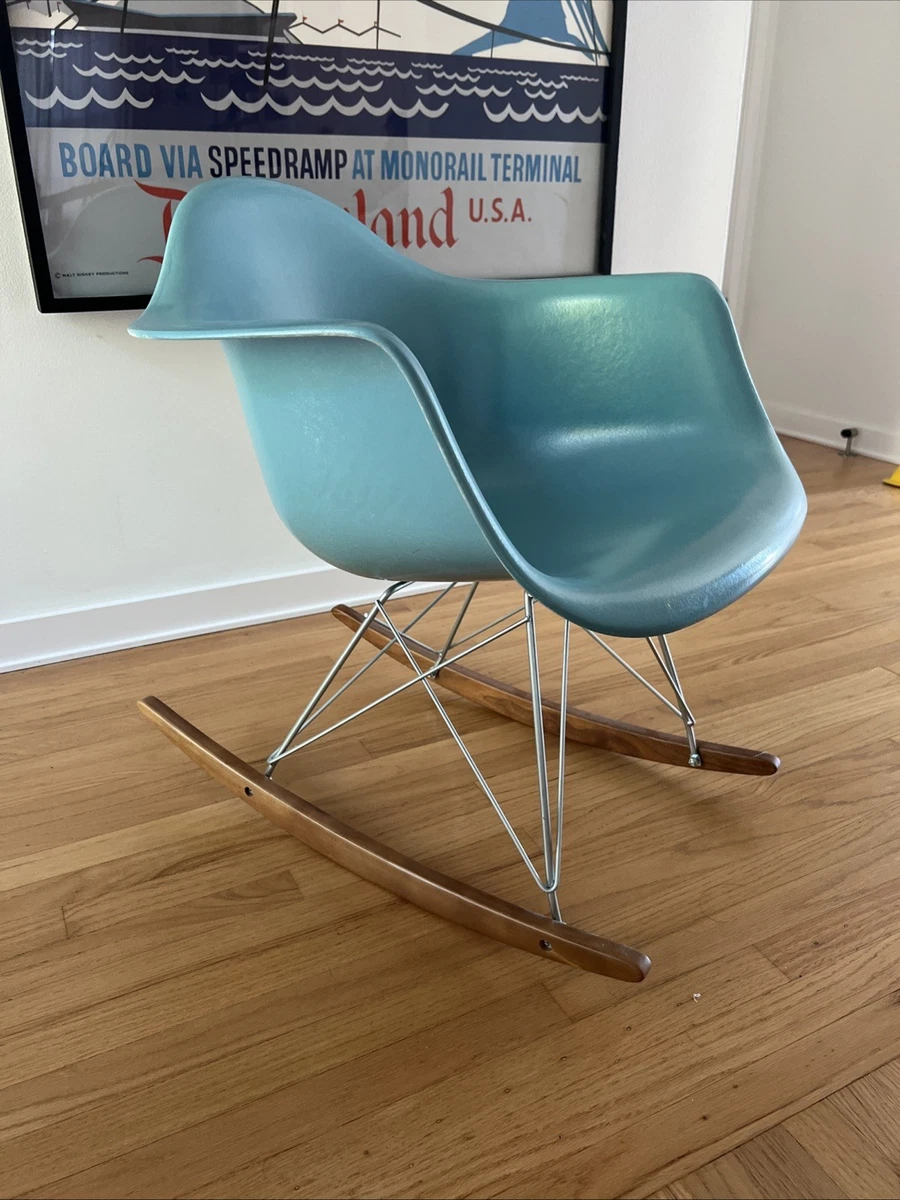 25+ Mid-Century Modern Antique Rocking Chairs for sale | Updated