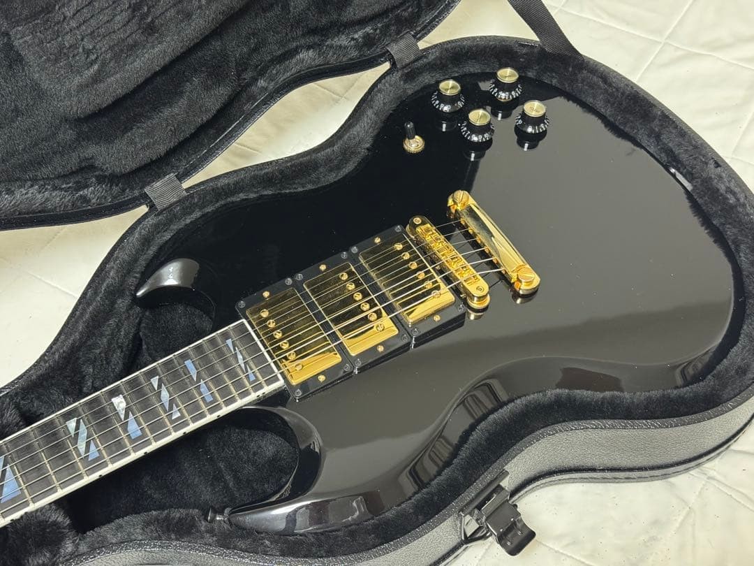 Gibson SG Supreme 3-Pickup Electric Guitar Black Gold Hardware