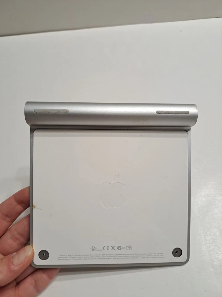 Apple Magic Trackpad Wireless Mousepad - Silver A1339 - Image 2 of 4