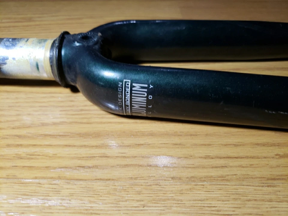 1997 TREK 2120 EPOXY BONDED RACE BICYCLE 700c WHEEL 1" THREADED FORK  - Image 2 of 4