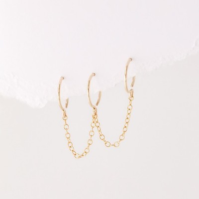 Triple Hoop Ohrring mit Kette für drei Piercings, Huggies 12k Gold gefüllt