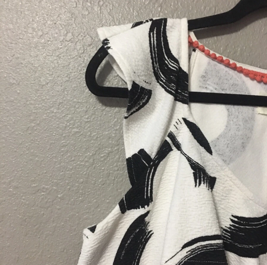 Vestido túnica Anthropologie Deletta Pincelada feminino preto branco tamanho médio babado - Imagem 3 de 4