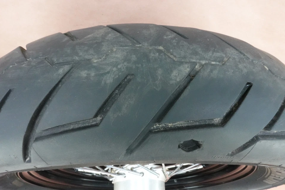 Llanta trasera Michelin 11-15 Harley-Davidson Forty Eight XL1200X XL1200 Foto 3 de 4
