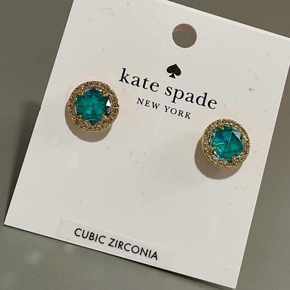 【特価セール】Kate Spade bright cz halo round studイヤリング Kate Spade Bright Ideas CZ Halo Round Stud Earrings, Emerald