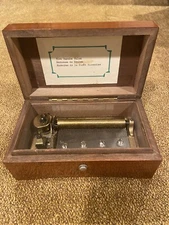 THORENS MUSIC BOX ANTIQUE .