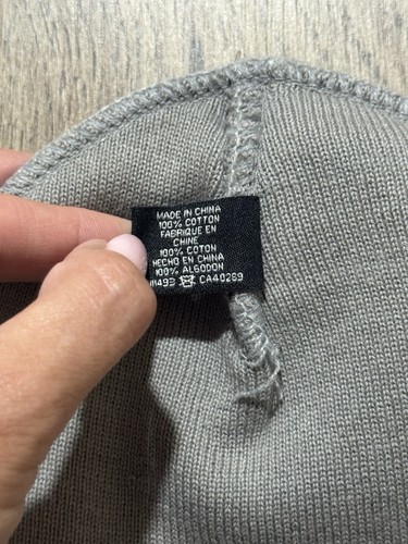 Gorro gris con logotipo de estrellas y correas famosas de New Era Y2K - Imagen 5 de 5