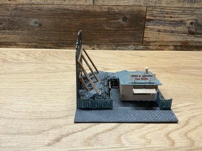 HO Scale Built Kit Faller Fruit And Veg Stand With Wall Braced