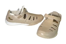NEW Propet Sherri Sandal Walking Shoes Beige Leather Orthotic Comfort Womens 6.5