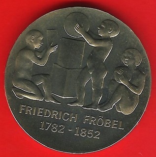 DDR 5 Mark Gedenkmünze 1982 FRIEDRICH FRÖBEL TOP Erhaltung !! BF / ST