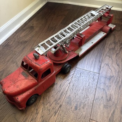 VTG 1950s Red Structo SFD Fire Truck Engine Extension Hook Ladder Pressed Steel