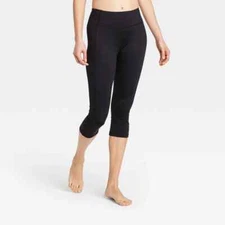 Women's Simplicity Mid-Rise Capri Leggings All in Motion™ Black Size Medium NWT