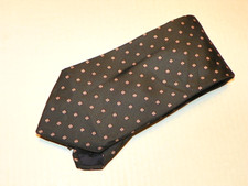 BROOKS BROTHERS  MAKERS  men's tie 100 Silk Made in USA