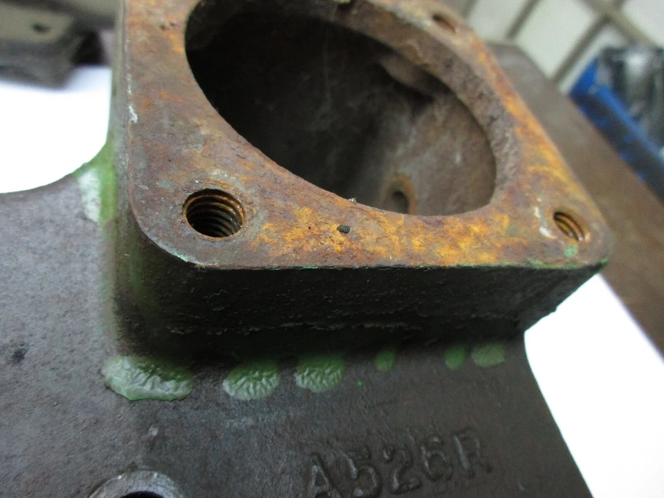 USED JOHN DEERE A TRACTOR VORTEX AIR CLEANER MANIFOLD ADAPTER BRACKET A526R - Image 3 of 4