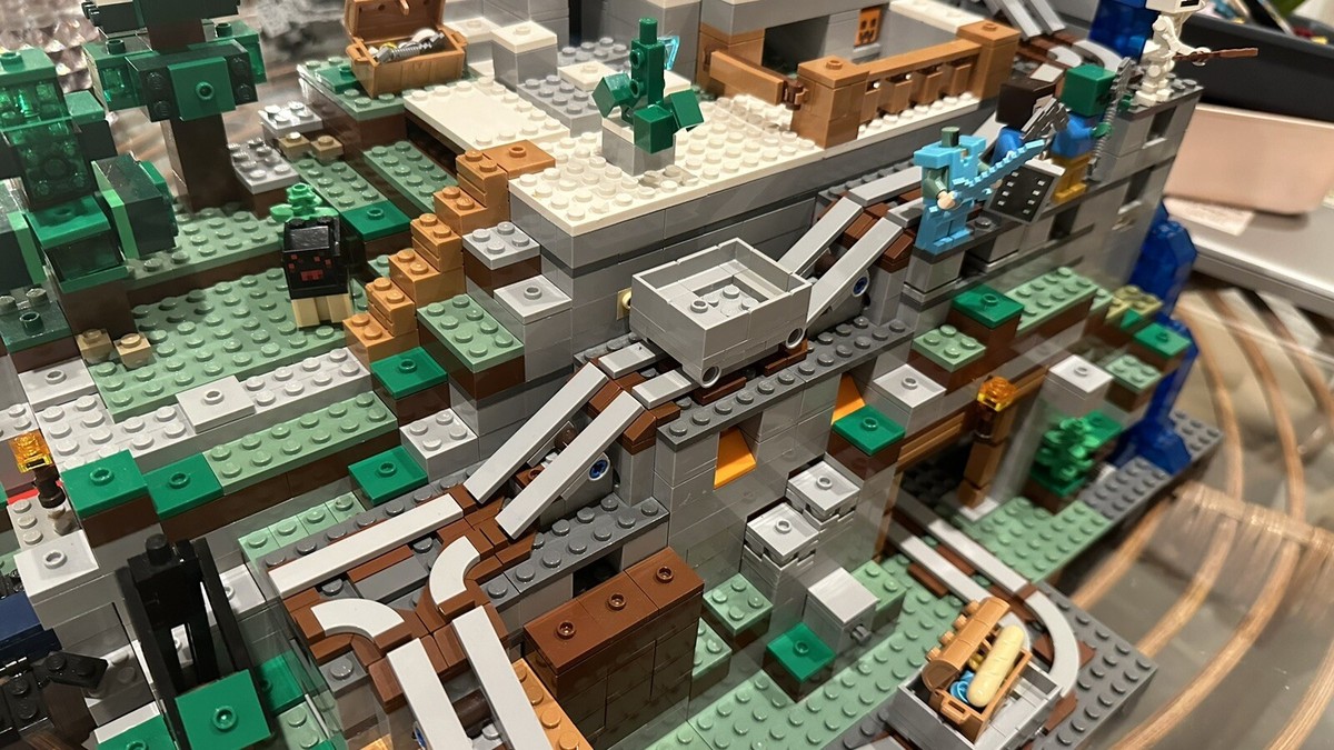 Lego 21137 Mindcraft Mountain Cave RETIRED - See Description | eBay