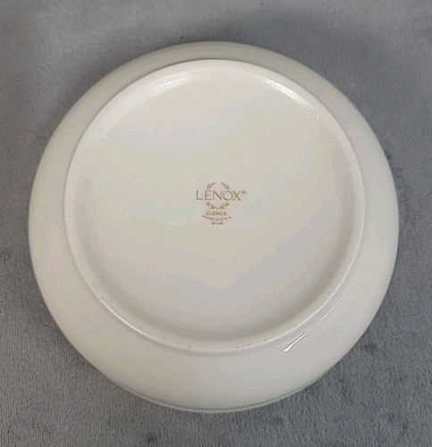 Lenox Holiday Christmas Candy/Nut Bowl Holly Berries Mistletoe Gold Trim - Picture 3 of 4