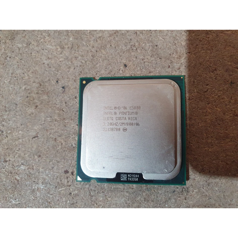 Intel Pentium E5800 SLGTG CPU Processor Dual-Core 3.20 GHz 800 MHz LGA775 Socket - Image 3 of 4