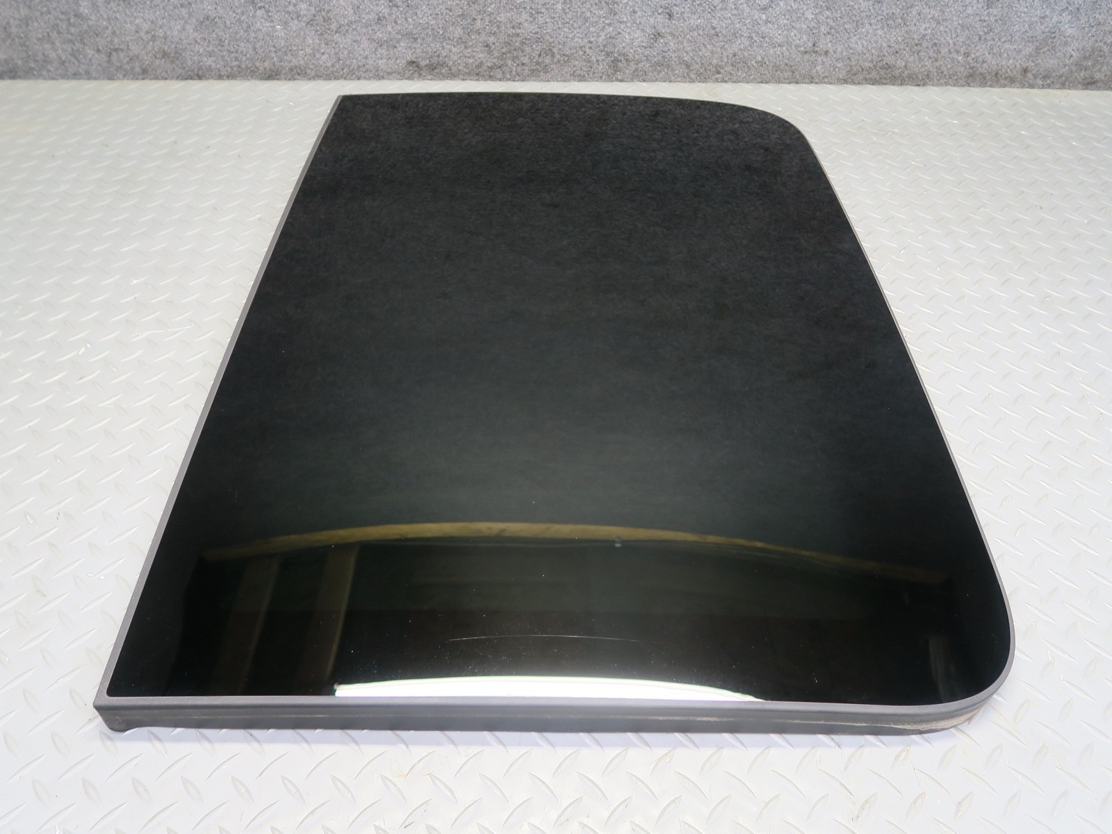 2017-2020 MASERATI LEVANTE M161 FRONT SUNROOF GLASS WINDOW PANEL