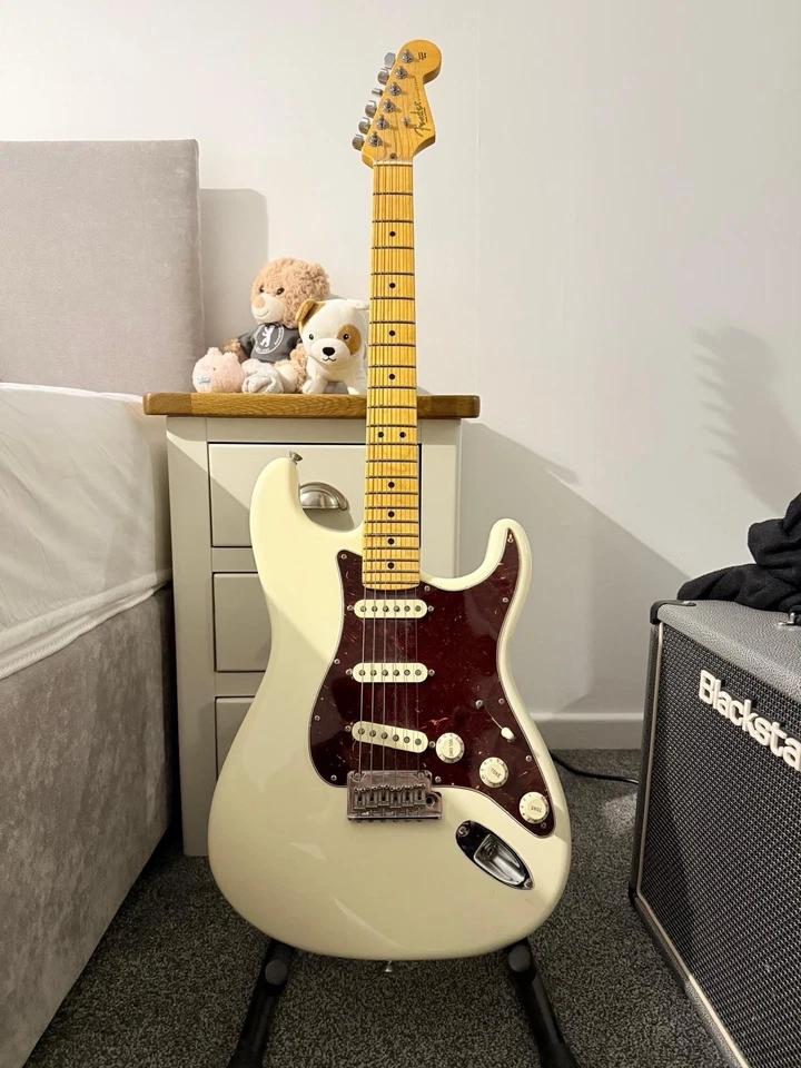 Fender American Professional II Stratocaster with Maple Fretboard 2020, photo 4 of 5