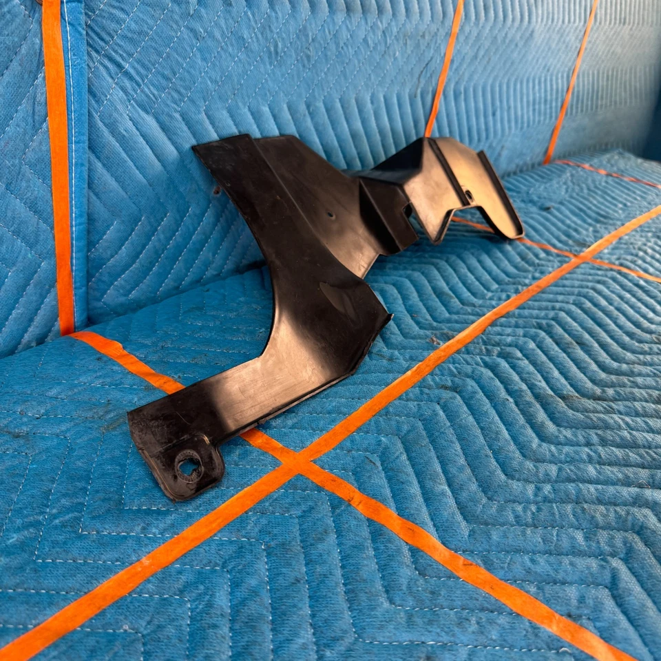 1989–1991 克莱斯勒 TC MASERATI 46K 右侧发动机防溅罩 原始设备制造商 4386625 — 第 3/4 张图片