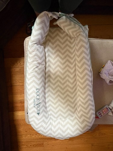 DockATot Deluxe + Infant Baby Lounget Chevron