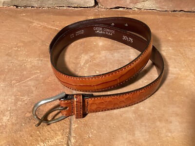 Womens Gator Cowhide Belt 30 75 Medium Brass Buckle Brown  display picture 2