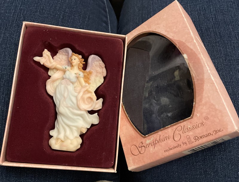Seraphim Classics Vintage 1997 Figurine Hope Light in the Distance 78126 Roman