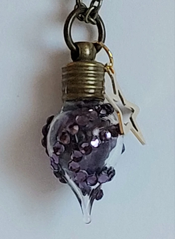 Anhänger Mit Kette Handgefertigt Phiole Tropfenform DMC Strasssteine Amethyst  - Bild 3 von 4