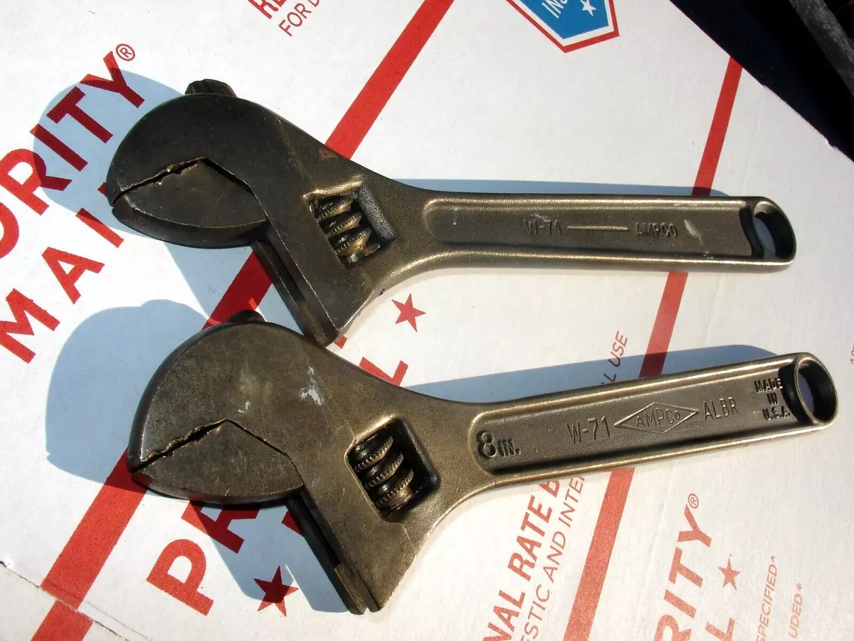 Non sparking crescent deals wrench