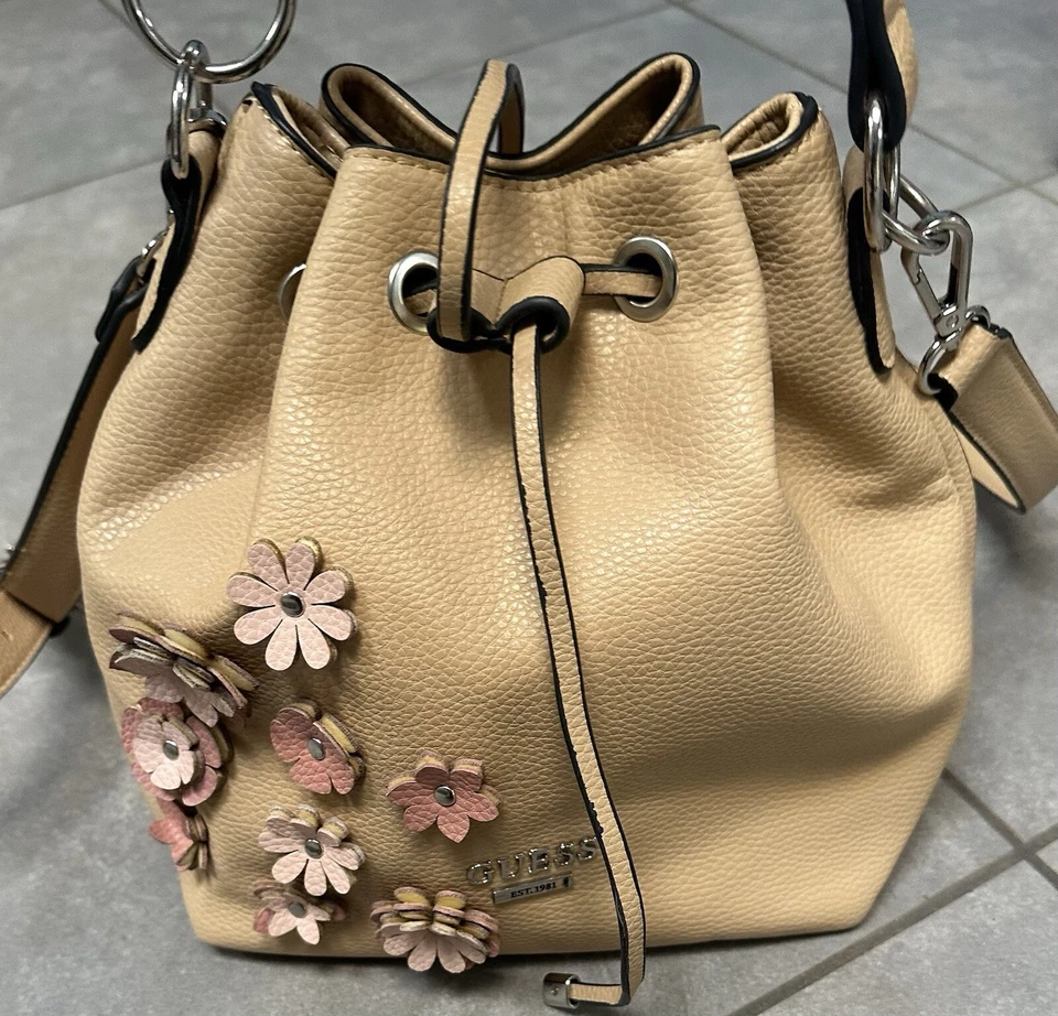 Guess Cherrywood floral Bucket handbag new - Image 4 of 4