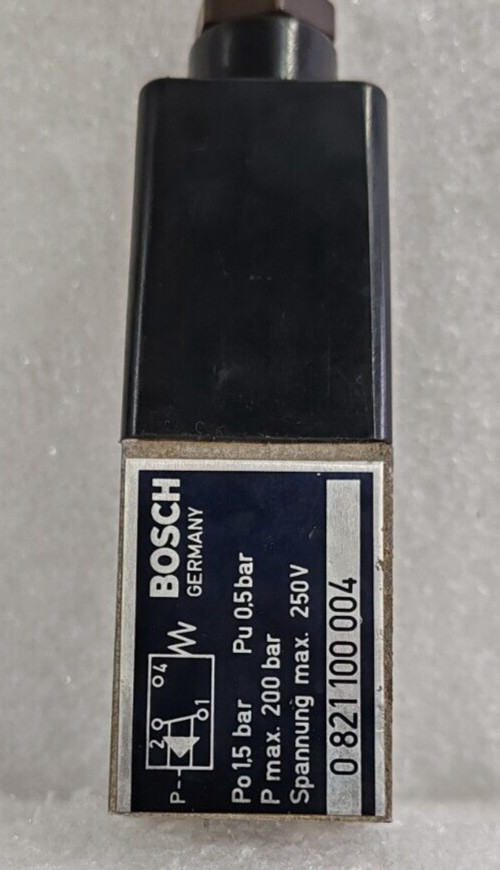BOSCH GERMANY Po 1,5 bar Pu 0,5 bar P max. 200 bar Spannung max. 250V 0 821
