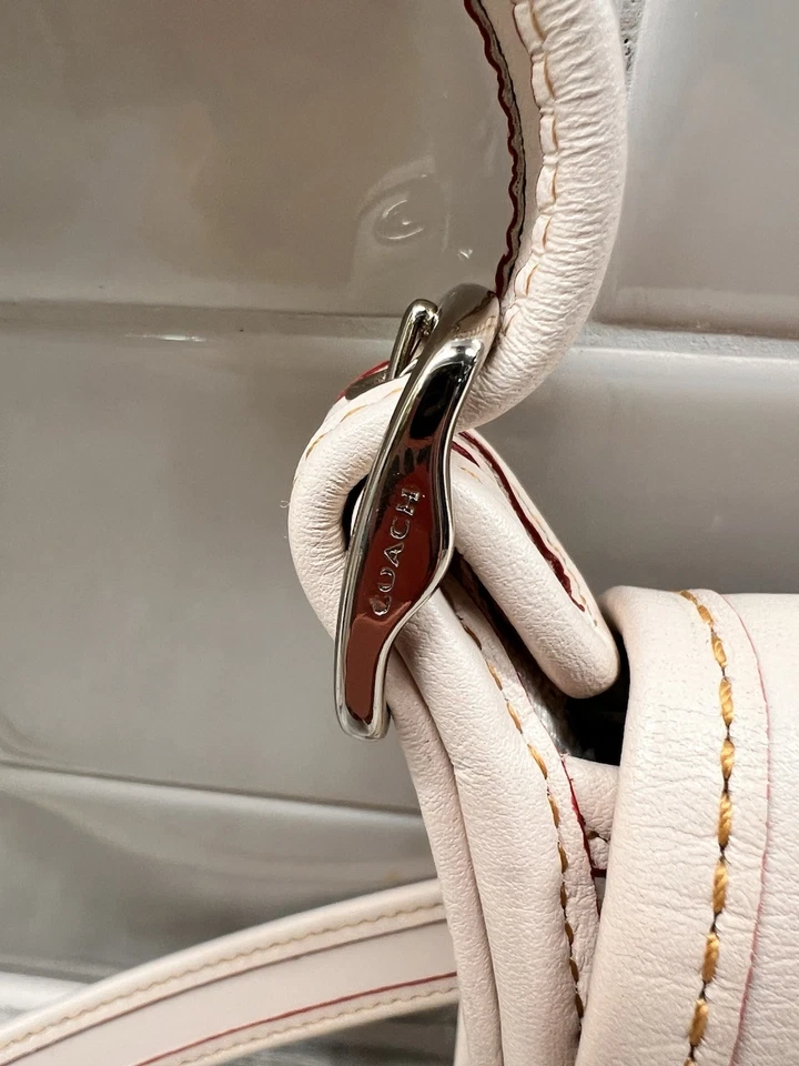 Coach Patricia 18 Butterfly Applique Saddle Crossbody Handbag EXCELLENT pre-owed - Image 4 of 4