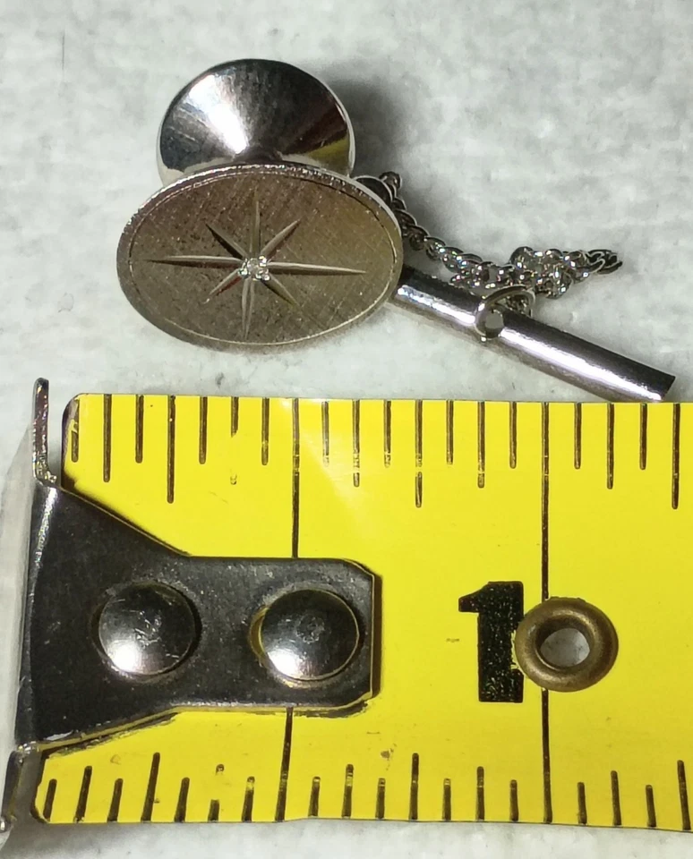 Vintage Simmons Diamante Gravado Starburst Meio Século Tie Tack Prata Esterlina - Imagem 4 de 4