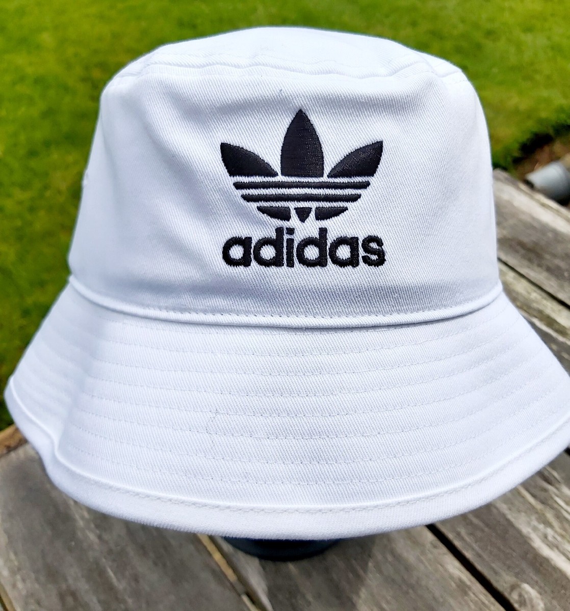 Womens ADIDAS White LOGO BUCKET HAT Cricket Beach Festival OSFW