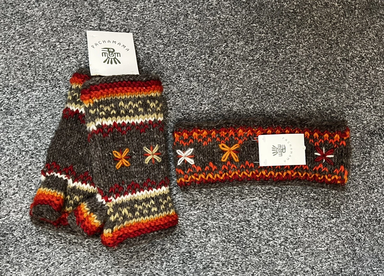 PACHAMAMA Beanie Hat & Gloves Wrist Warmer Set Littlehampton Brown Floral NEW