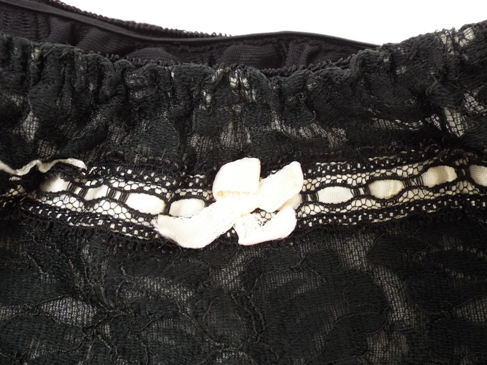 Ropa interior de bikini de encaje de nailon transparente negro vintage TALLA 4 XS lengüeta de almohada cinta rosa Foto 3 de 4