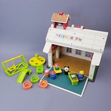 Vintage Fisher Price Little People Family Play School House Set 923