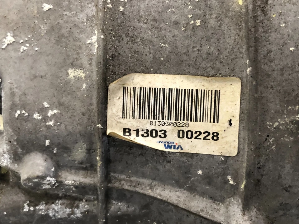 13 14 Hyundai Genesis cupé 2,0 L transmisión manual 1321 OEM Foto 3 de 4