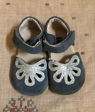 Livie Luca Gray Silver Petal Dew Drop Mary Jane Sandals, Size 6 Toddler
