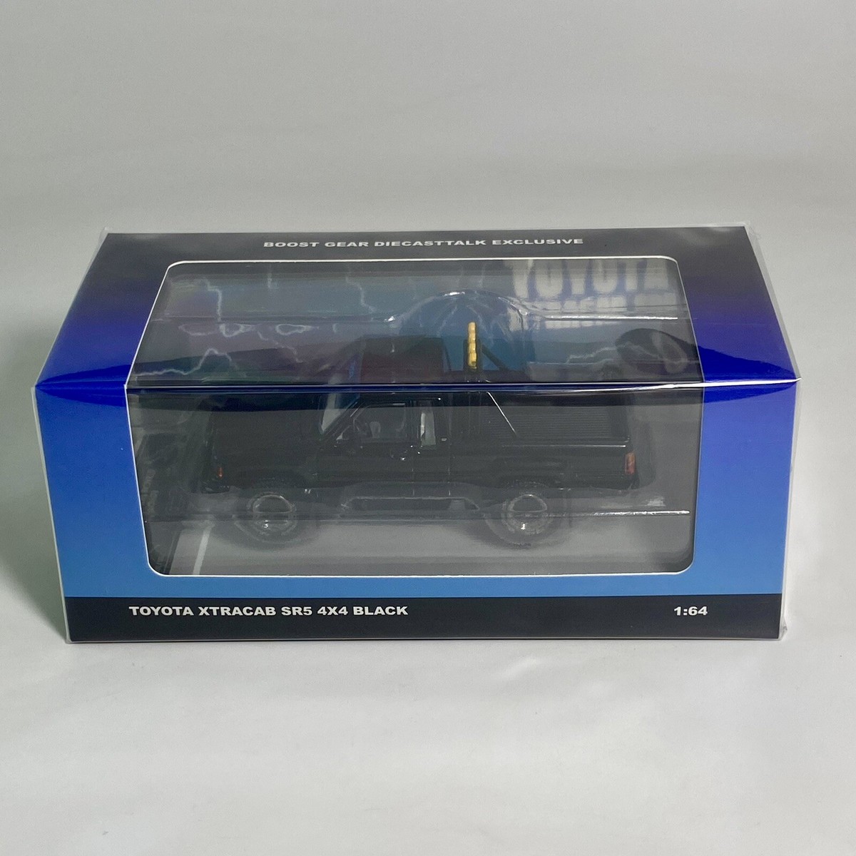 GCD DiecastTalk 1985 Toyota Hilux Xtracab SR5 4X4 1:64 Black Japan
