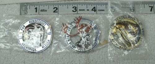 SN315 1982 1983 1984 Fur Rendezvous Pins Rondy Dall Sheep, Caribou, Walrus - Afbeelding 1 van 2