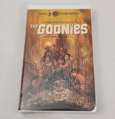 The Goonies VHS 1994 Clamshell Steven Spielberg Warner Bros Family Entertainment